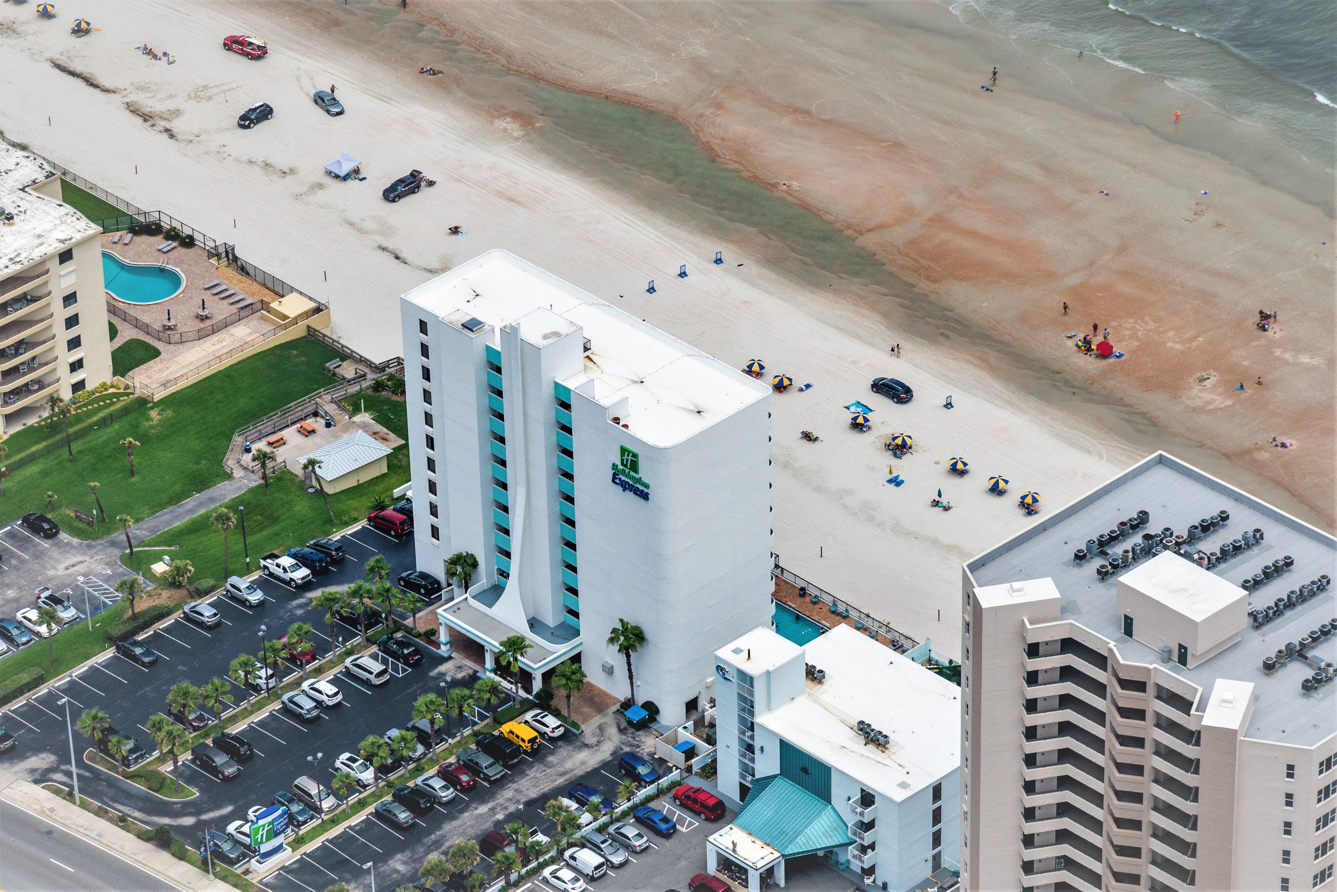 Holiday Inn Express & Suites Oceanfront Daytona Beach Shores By Ihg Buitenkant foto