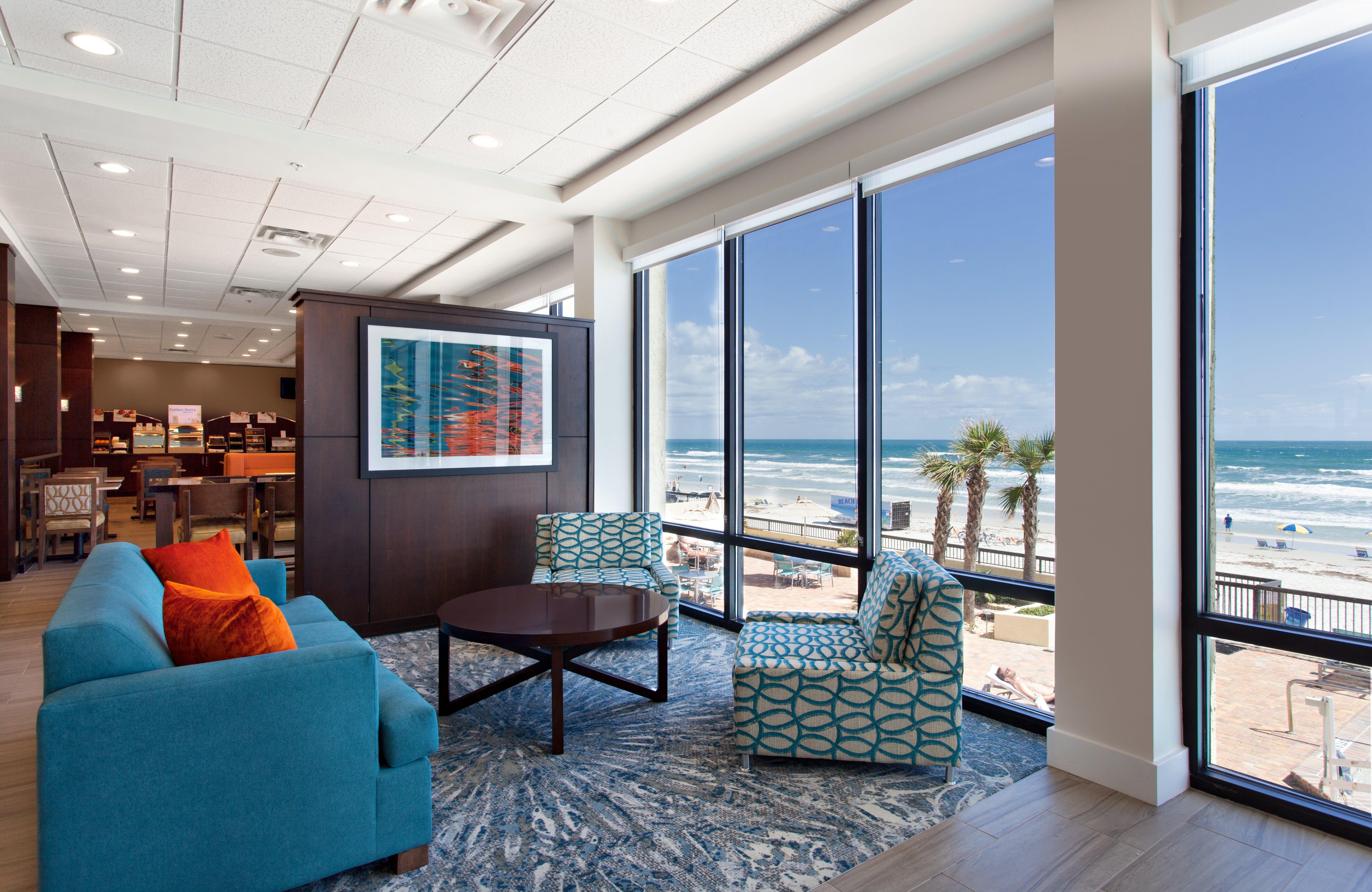 Holiday Inn Express & Suites Oceanfront Daytona Beach Shores By Ihg Buitenkant foto