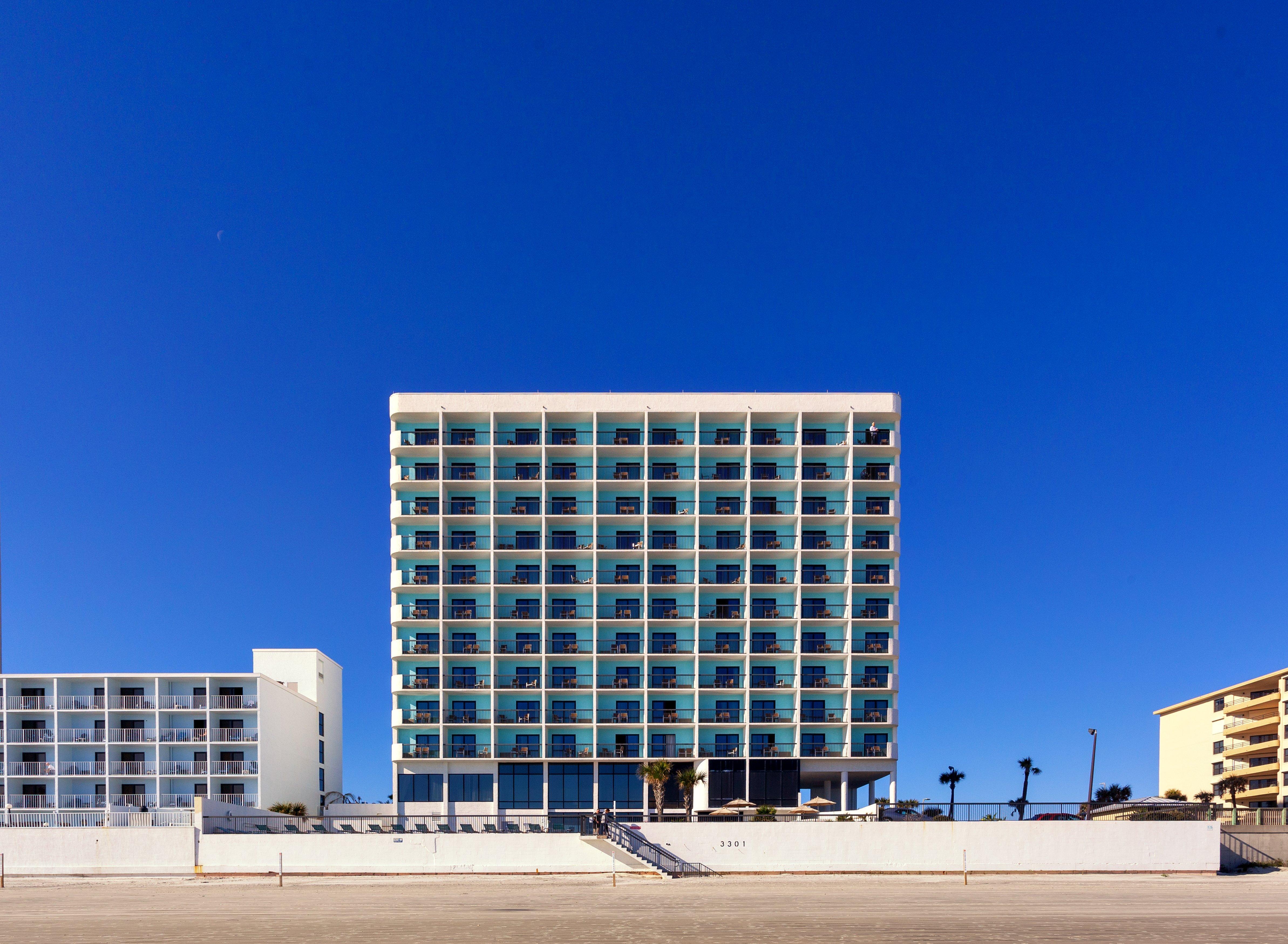 Holiday Inn Express & Suites Oceanfront Daytona Beach Shores By Ihg Buitenkant foto