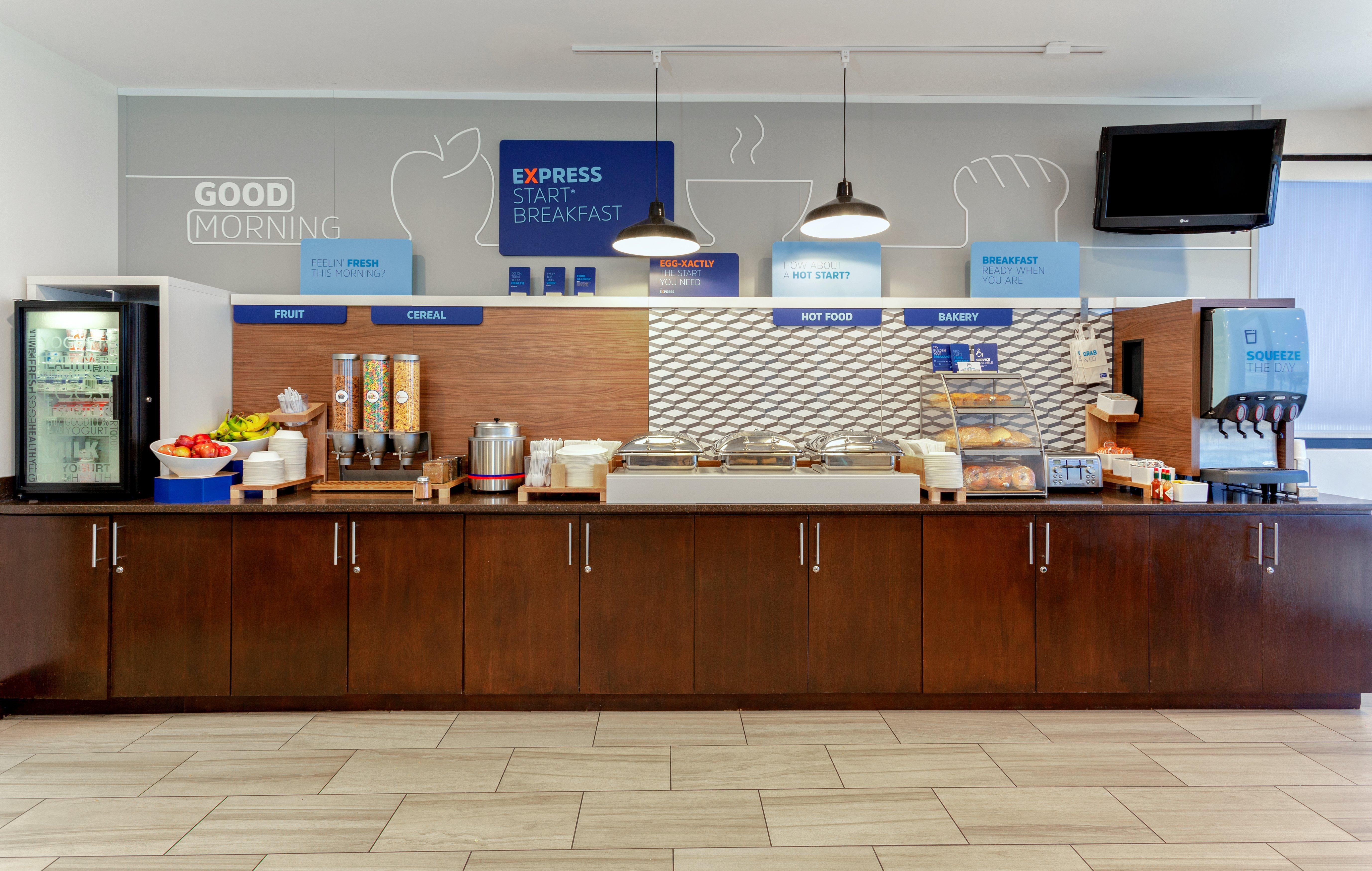 Holiday Inn Express & Suites Oceanfront Daytona Beach Shores By Ihg Buitenkant foto