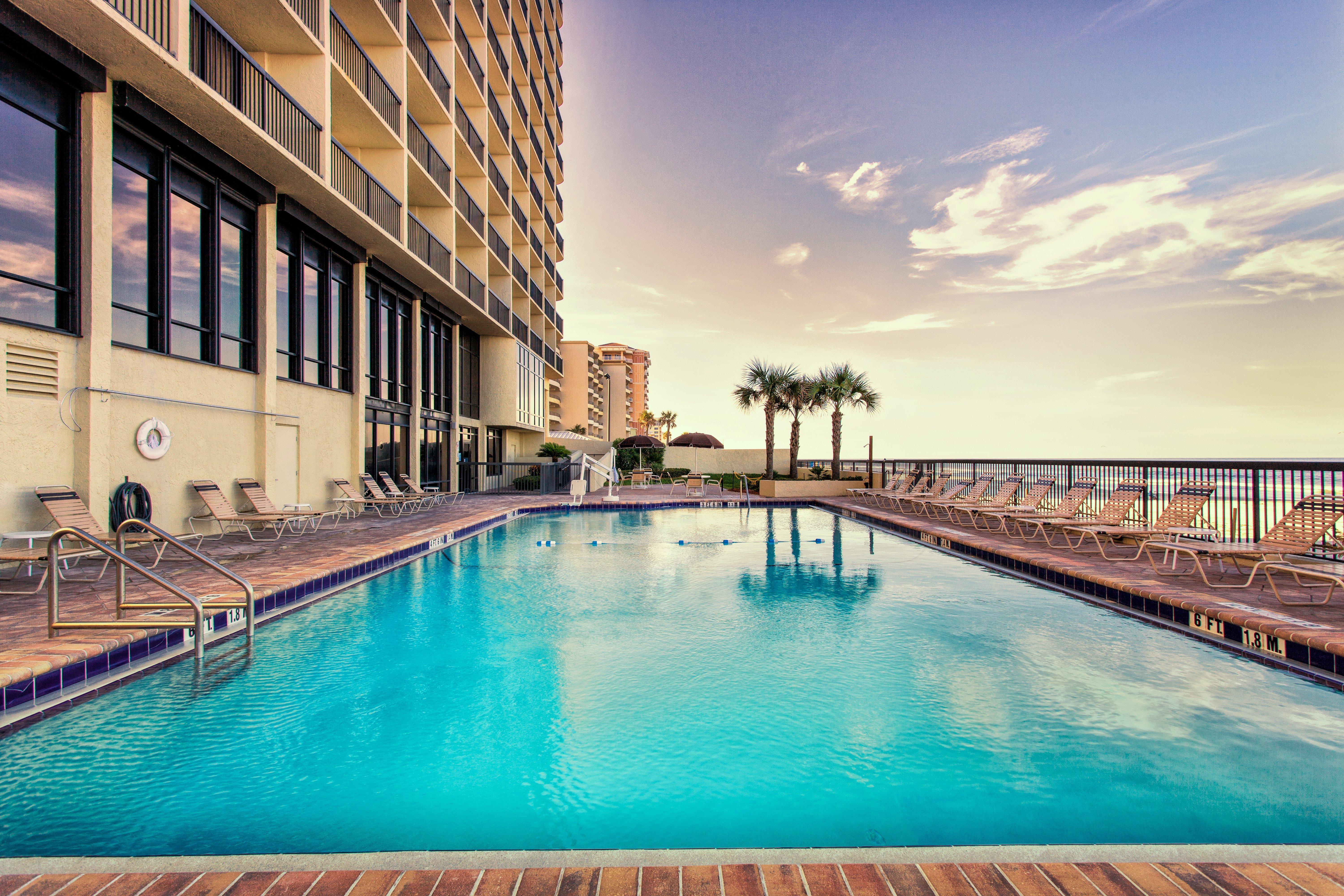 Holiday Inn Express & Suites Oceanfront Daytona Beach Shores By Ihg Buitenkant foto