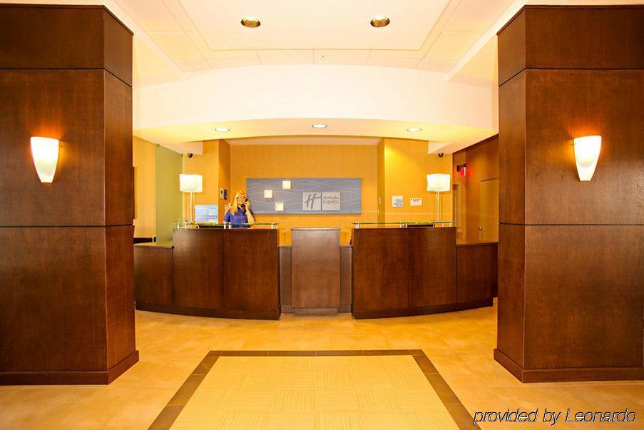 Holiday Inn Express & Suites Oceanfront Daytona Beach Shores By Ihg Interieur foto