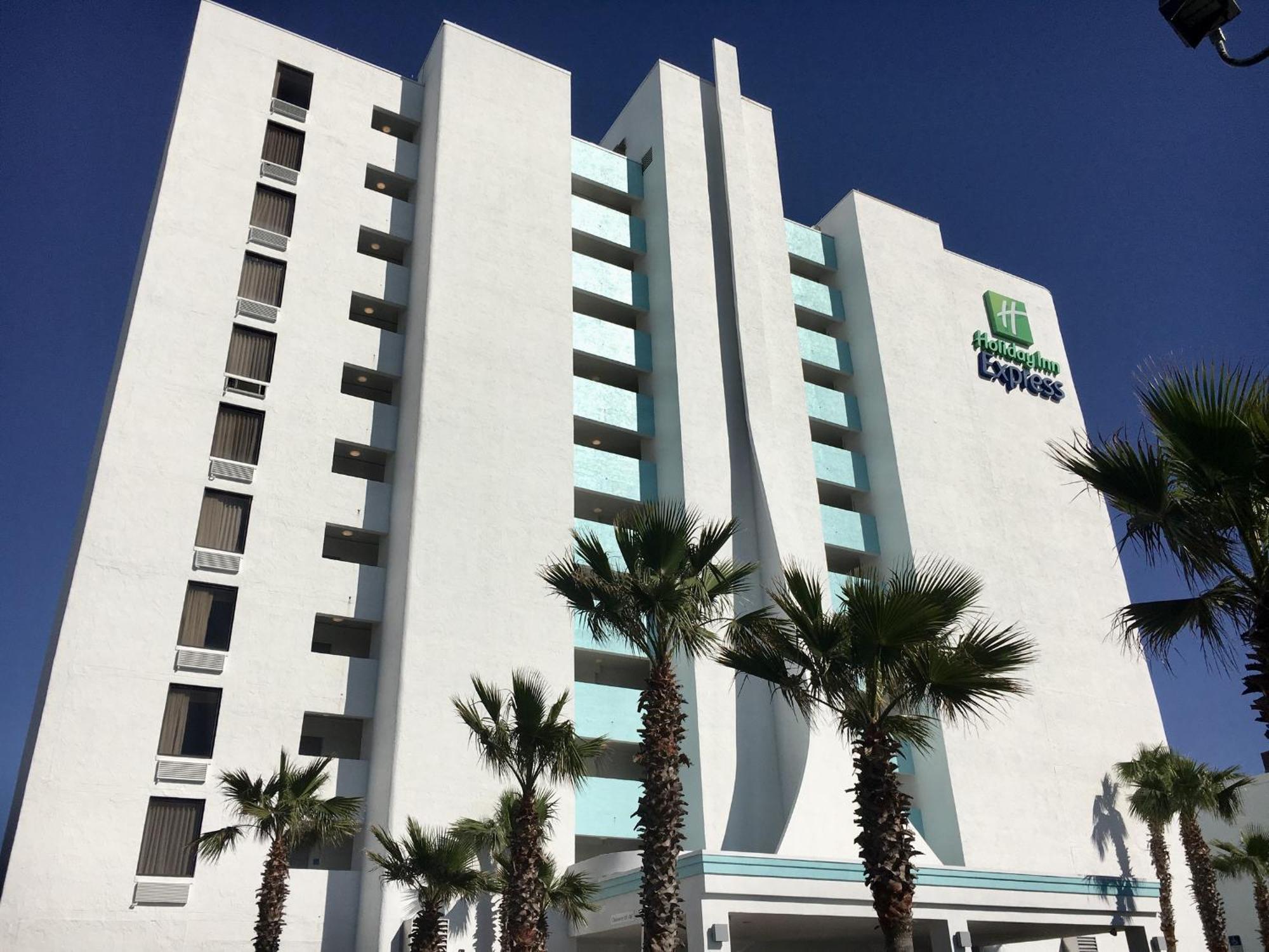 Holiday Inn Express & Suites Oceanfront Daytona Beach Shores By Ihg Buitenkant foto
