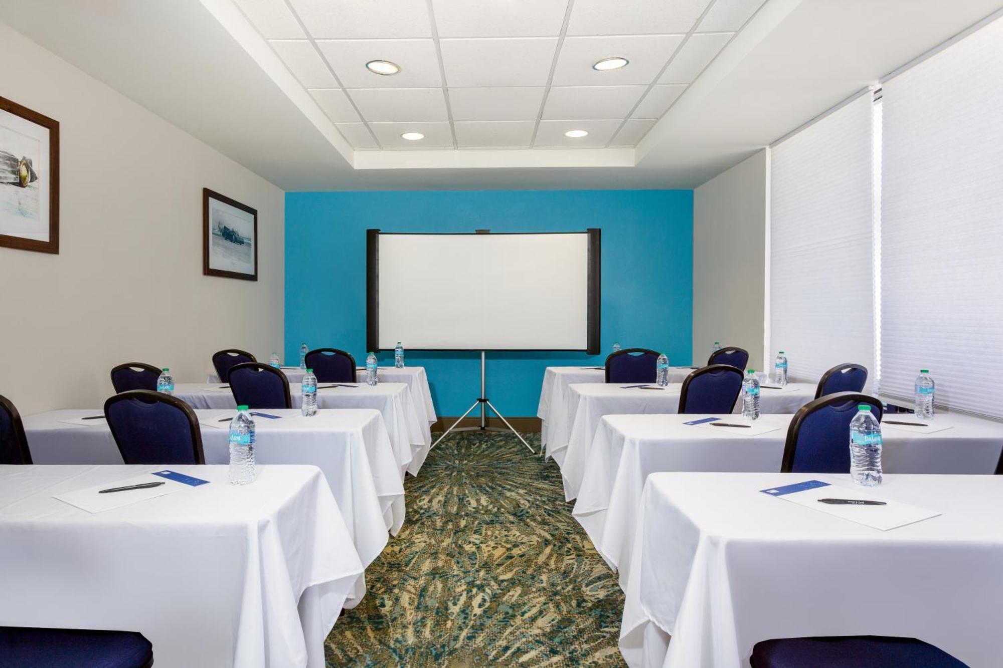 Holiday Inn Express & Suites Oceanfront Daytona Beach Shores By Ihg Buitenkant foto