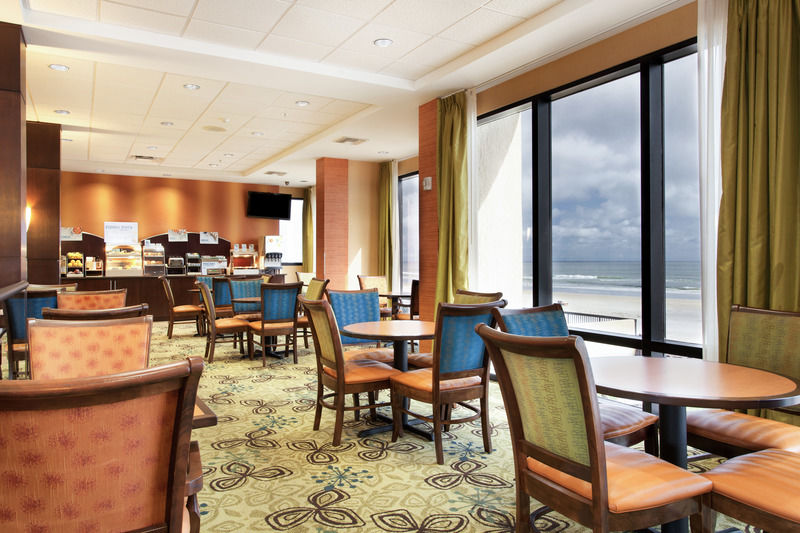 Holiday Inn Express & Suites Oceanfront Daytona Beach Shores By Ihg Buitenkant foto